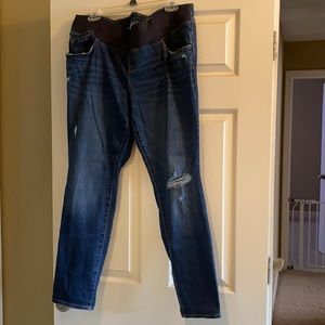 OLD NAVY maternity jeans, like NEW